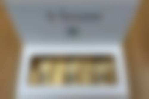 硅胶假体隆胸完全修复后能用手捏吗