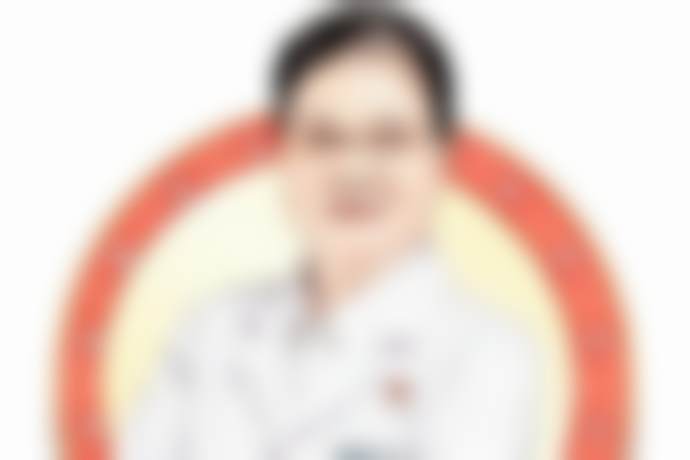 广州中家医家庭医生医疗美容门诊部欧阳春简介 精鼻修复全肋隆鼻