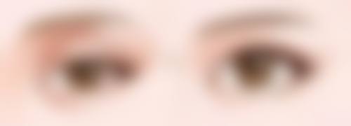 黑眼袋怎么产生的——化妆品使用不当:美丽的“代价”