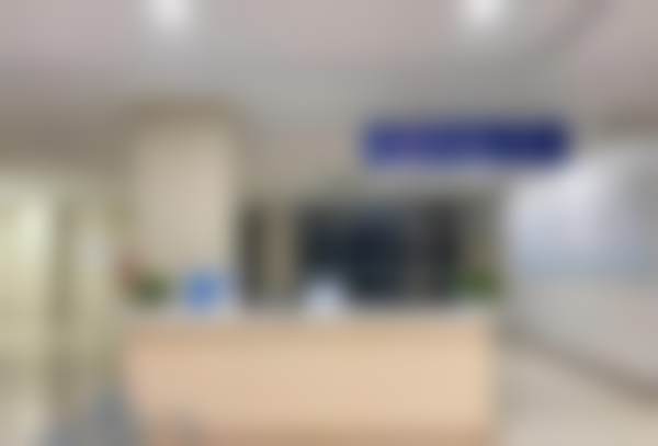 成都三博东篱医院医疗美容科李竞怎么预约面诊：电话或现场预约